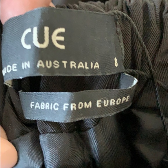 Short black full skirt - Picture 4 of 5